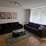 Una Apartment